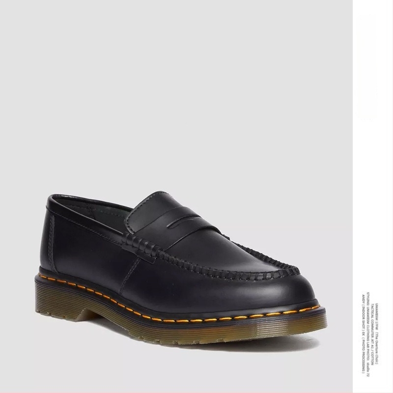 Kerek orrú bőr felsőrészű loaferek, alacsony felső rész, 3-5 cm sarok, varrott talp