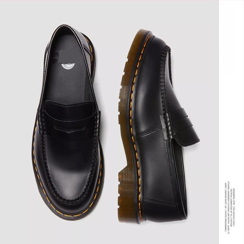 Kerek orrú bőr felsőrészű loaferek, alacsony felső rész, 3-5 cm sarok, varrott talp