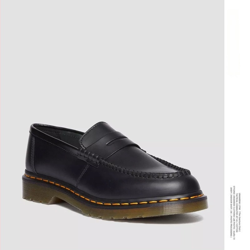 Kerek orrú bőr felsőrészű loaferek, alacsony felső rész, 3-5 cm sarok, varrott talp