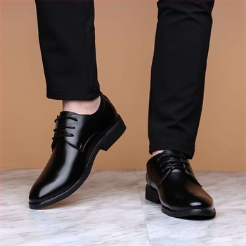 Férfi formális bőrcipő brit stílusban, légáteresztő, hegyes orrú, gumi talp, alacsony sarok 1–3 cm