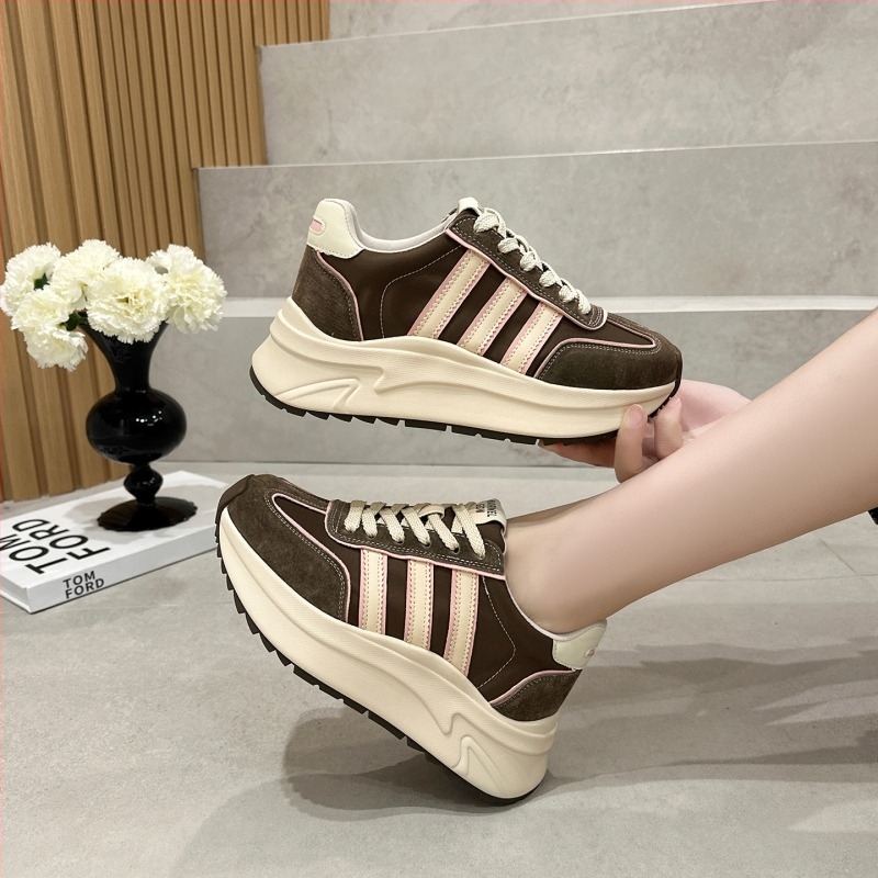 Női mindennapi sneaker vastag talppal, felsőrész valódi bőr és textil, platforma 6–8 cm, gumitalp, elöl fűzővel zárható