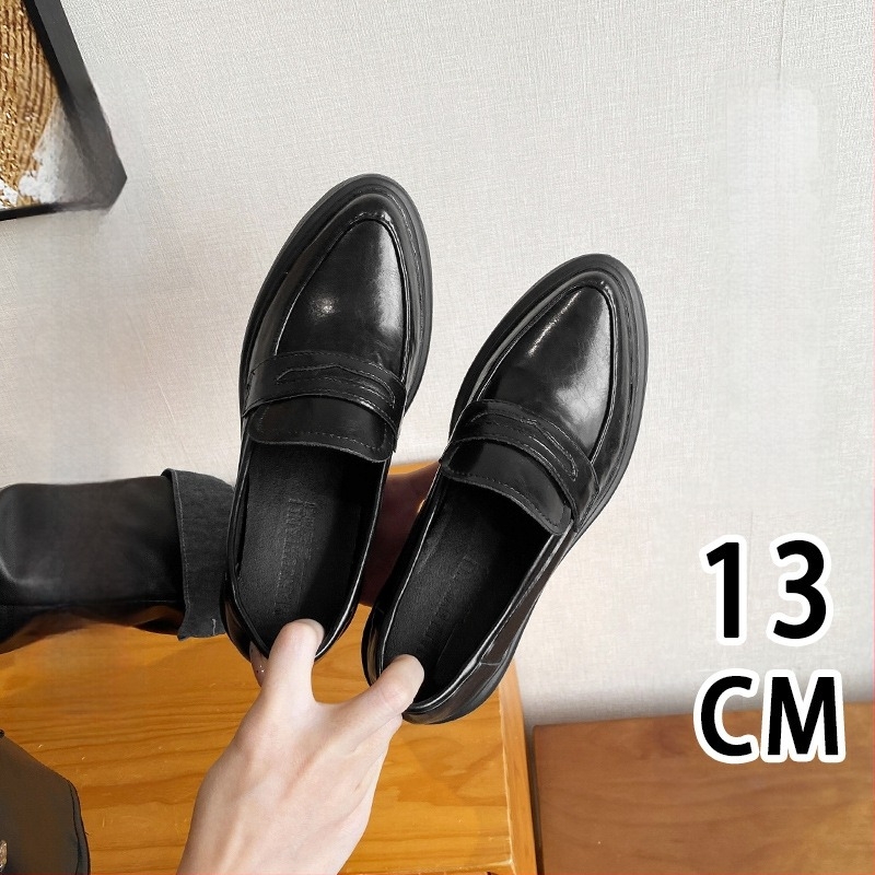 Női platformos loaferek, 10 cm belső magassággal, éles orrú, velúr felsőrész, vastag sarok, gumí hab talp