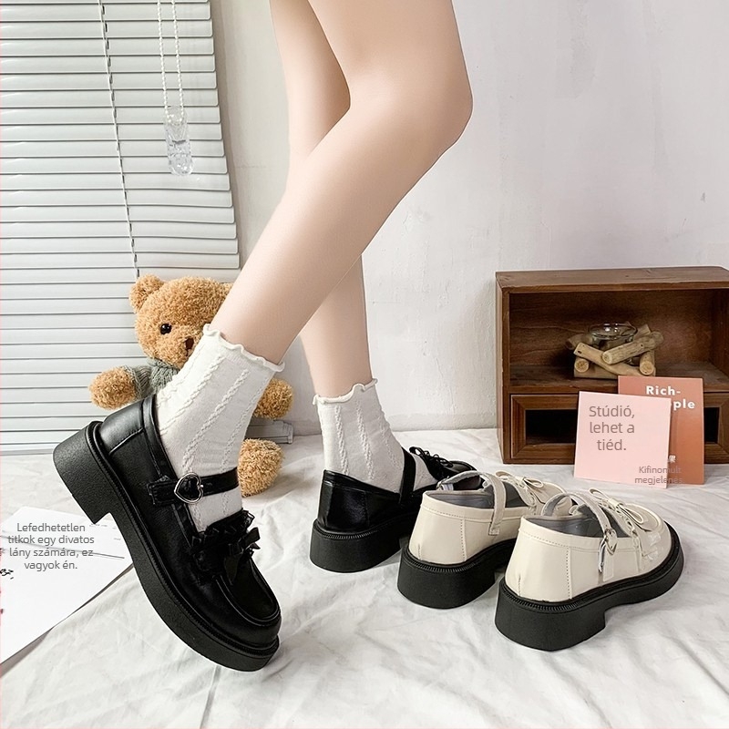 Loafer cipő csattos zárással, kerek orr, PU felsőrész, alacsony sarkú 1-3 cm