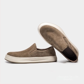 Férfi Slip-On mokaszín, lélegző mikroszálas bőrfelső, gumí talp, hegyes orr, vulkanizált kivitel, téli 2024