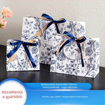 Retro virágos ajándéktáska kartonból, matt fóliázás - logó nélkül