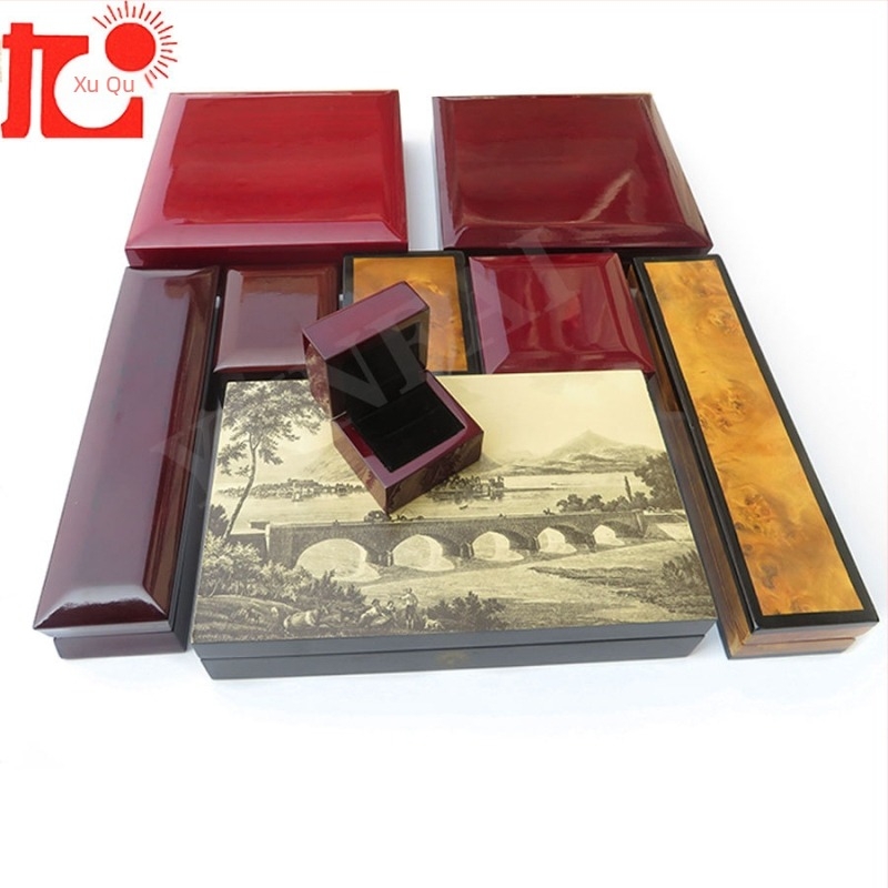 Fából készült ékszerdoboz – faanyag, doboz típusú csomagolás, ékszerekhez (nyakláncok, karkötők, gyűrűk)