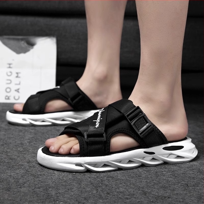 Férfi nyári szandálok légáteresztő EVA talppal, koreai stílusú nyitott orrú, sarok körülbelül 4 cm