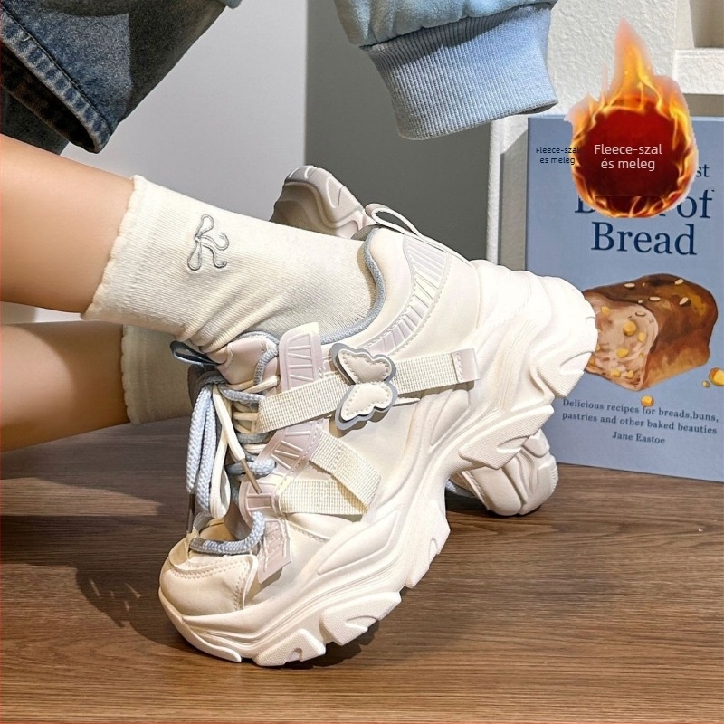Női dad sneakers – könnyű, alacsony profilú, 3–5 cm sarokmagasság, felsőrész szintetikus bőr, fűző.