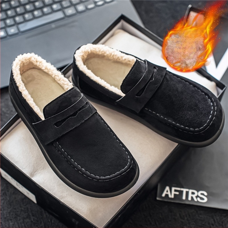 Férfi slip-on téli bakancs meleg béléssel, felső része szintetikus bőrből, gumírozott csúszásmentes talppal