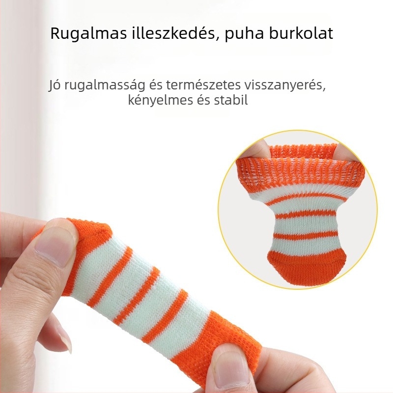 Téli csúszásmentes zoknik kutyáknak és macskáknak – monokróm minta, warp-kötött jacquard szövet, 95% pamut, 5% elastán, talp alján anti-slip pöttyökkel