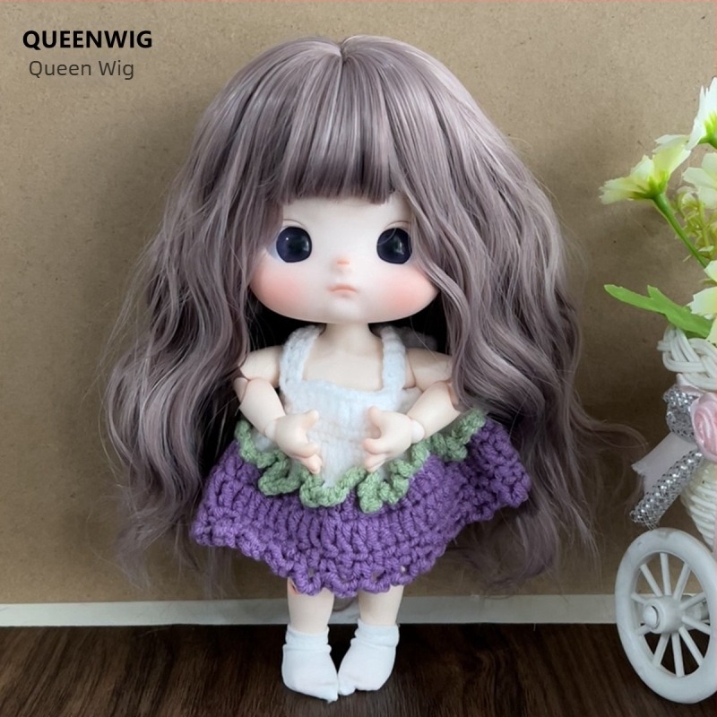 Quinn paróka – rövid, göndör haj, frufruval, kézzel készített paróka, fej kerület 26 cm, viselhető cosplayhoz