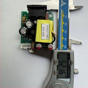 Szabályozott AC-DC léptető modul, bemenet 100–240V, kimenetek 5/9/12/15/24V, 45W, 5A