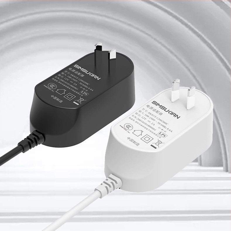 AC/DC tápegység, 12V 2A kimenet, 24W, bemenet 100-240V