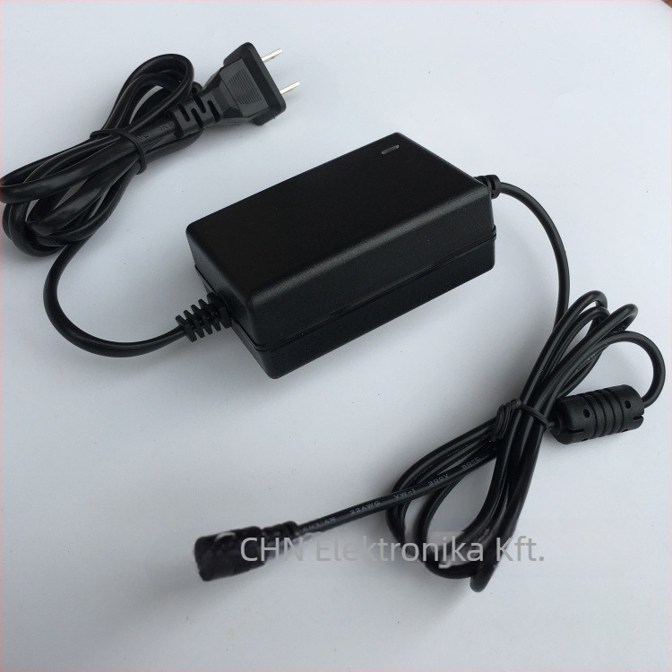Casio eredeti tápegység elektronikus billentyűhöz AD-A12150LW, 12V kapcsolóüzemű adapter, bemenet 100-240V, kimenet 2A