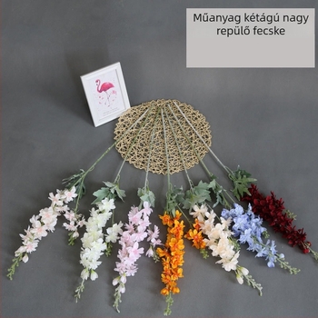 Delphinium művirág kompozíció vázzal, textil anyagból, esküvői helyszín dekorációhoz