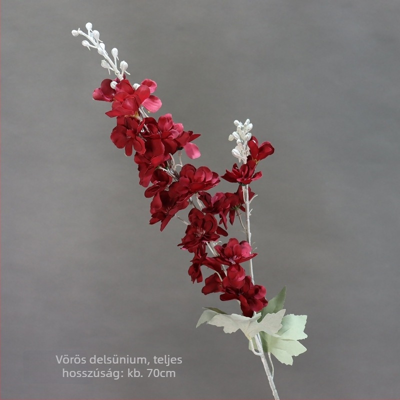 Delphinium művirág kompozíció vázzal, textil anyagból, esküvői helyszín dekorációhoz