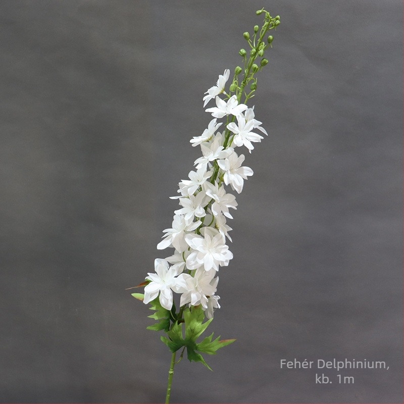 Delphinium művirág kompozíció vázzal, textil anyagból, esküvői helyszín dekorációhoz