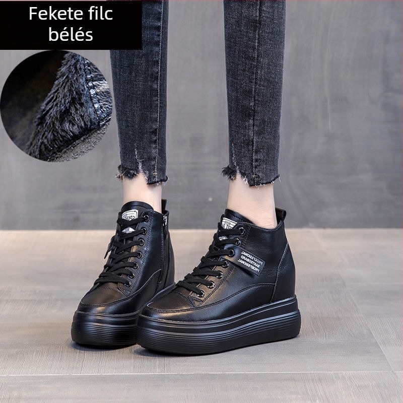 Női bőrből készült magas szárú tornacipő fleece bélésével és 4–6 cm-es klín sarokkal