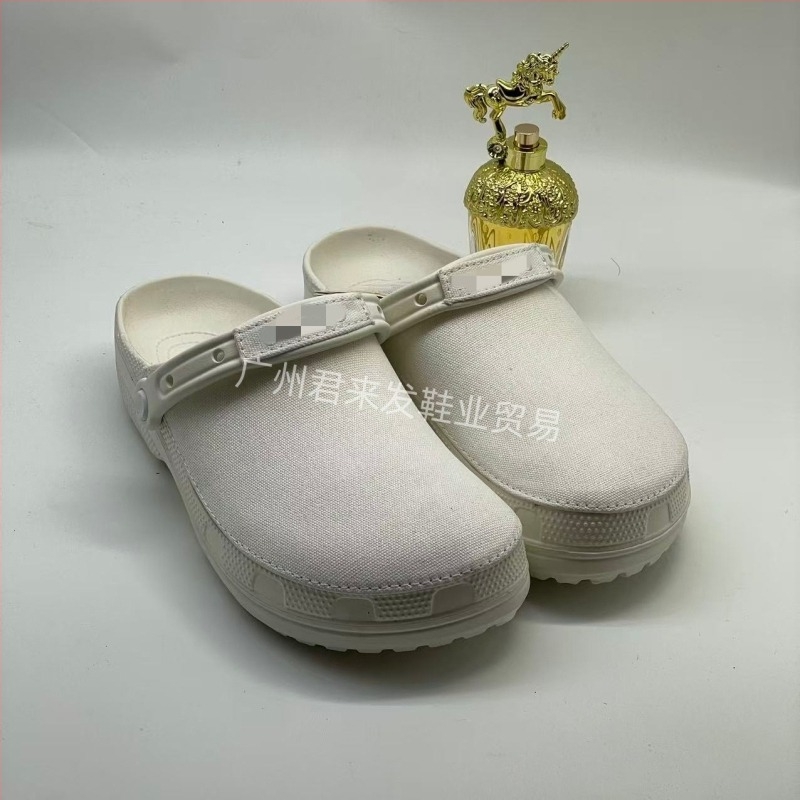 Férfi denim Slip-On szandál perforált felsőrésszel, lélegző EVA talppal, Velcro-zárással