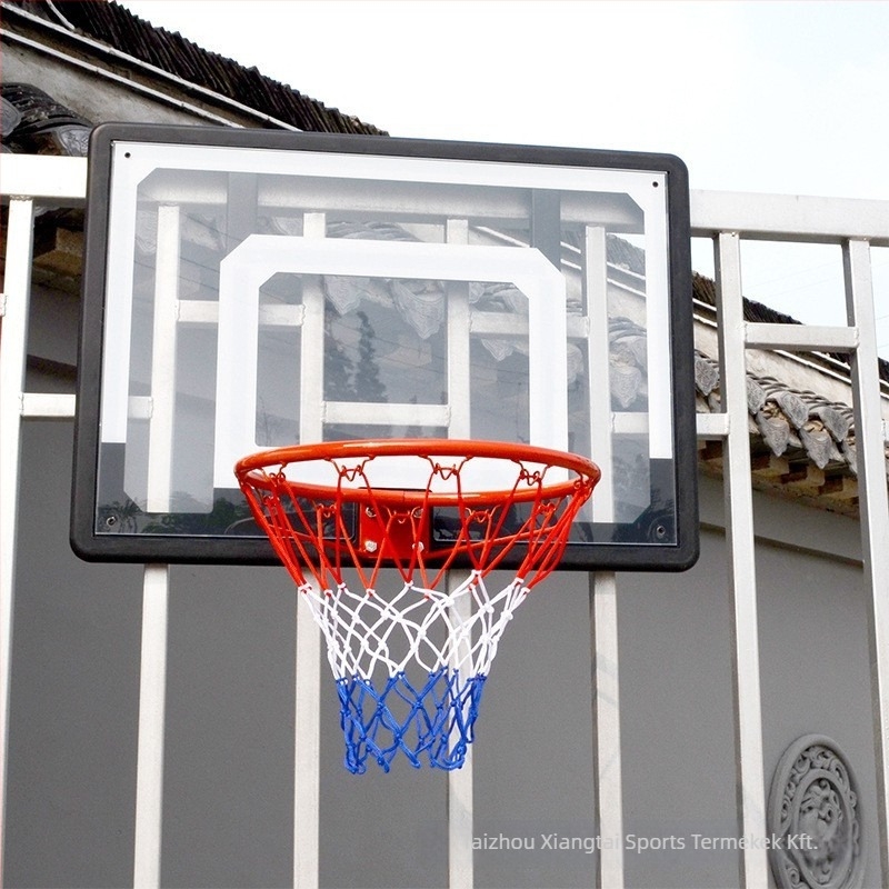 Gyermekeknek készült falra szerelhető, hordozható kosárlabda kosár; PET átlátszó tábla PE kerettel; tömeg 4,5 kg; anyagok: nylon, acél, öntöttvas; belső és külső használatra.