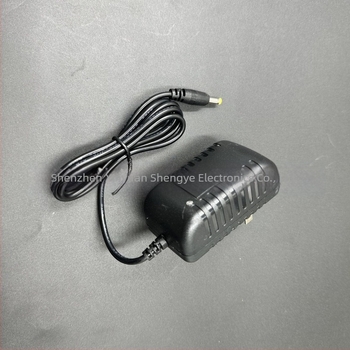 12V 2A kapcsolóüzemű tápegység portatív DVD-hez és mobil TV-hez — 24W