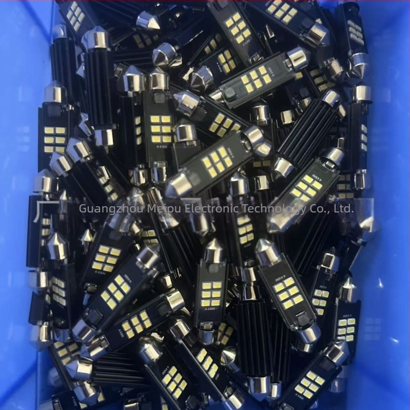 Kétcsúcsú LED olvasólámpa autóhoz és teherautóhoz – csomagtartó és kabin világítás, méretek 31/36/41/44 mm, 3020, 6 SMD