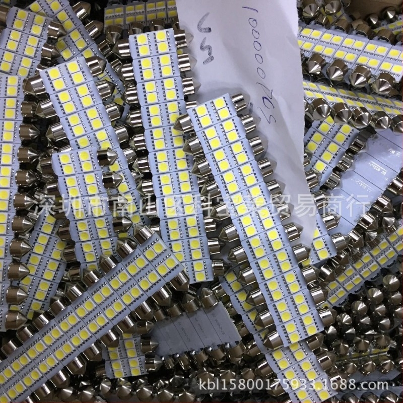 Kétcsúcsos LED-es olvasólámpa a rendszámtábla számára, 6SMD LED, 12V, 130LM, univerzális kompatibilitás