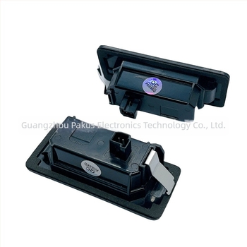 BMW 5/3 sorozat (G30/G31/G38/G20/G21) hátsó LED rendszámtábla lámpa — PC+LED, 12V, 2W, 6500K