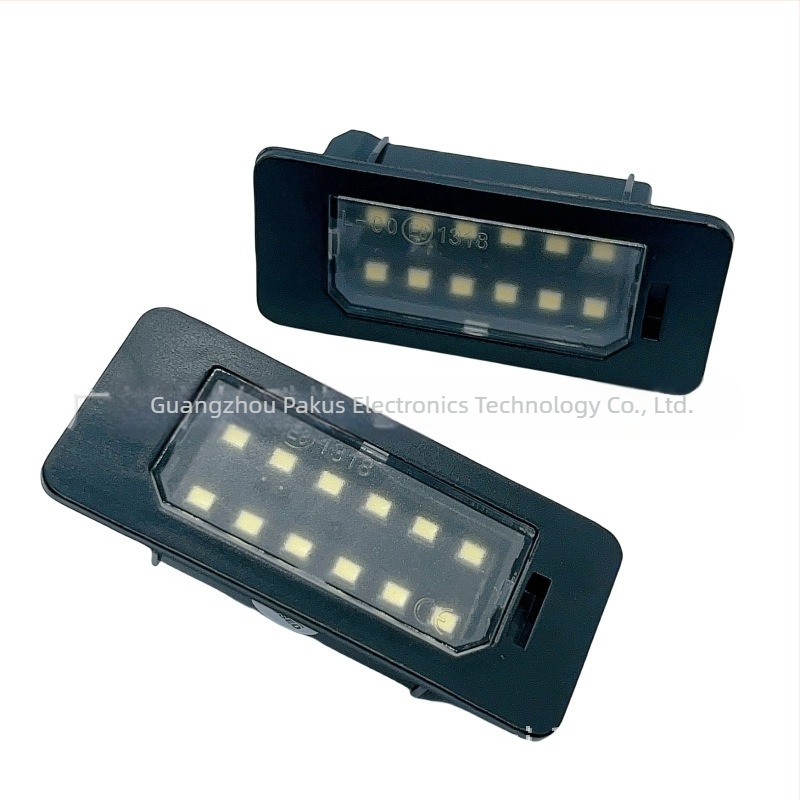 BMW 5/3 sorozat (G30/G31/G38/G20/G21) hátsó LED rendszámtábla lámpa — PC+LED, 12V, 2W, 6500K