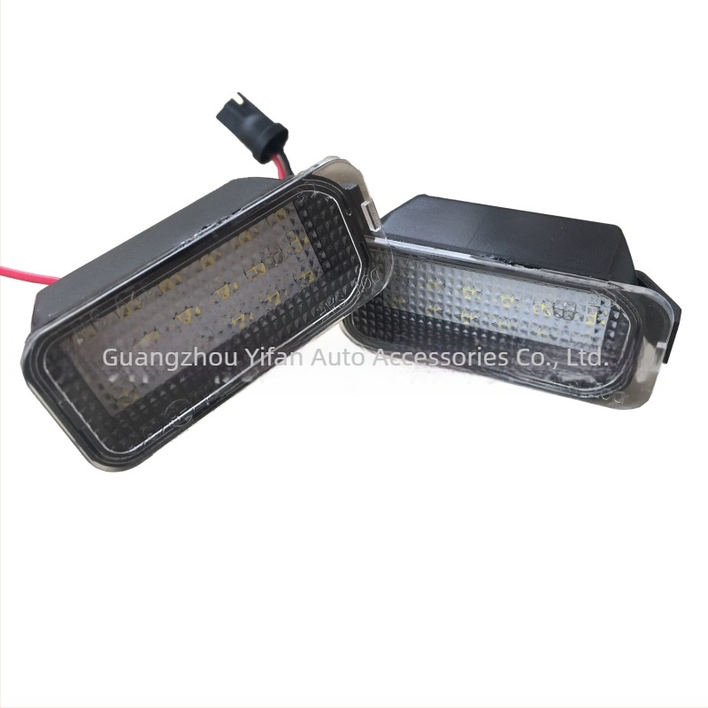 Ford rendszámtábla világítás Fiesta, Focus, Kuga, Galaxy, C-Max, Mondeo és Escape modellekhez — 12-30V, 2.8W, 3014 LED, 6500K, 50 000 óra.