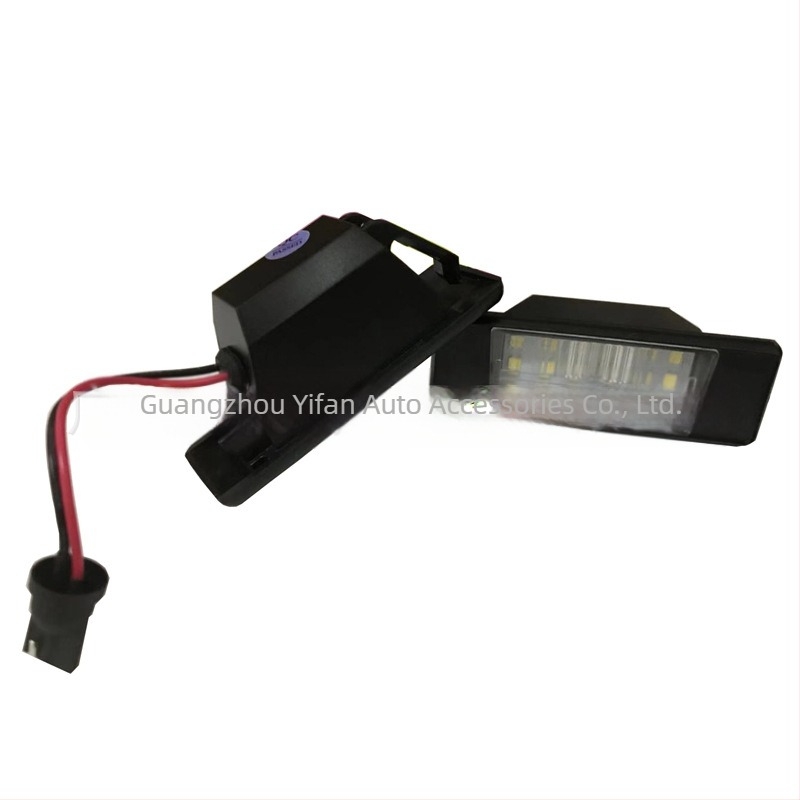 LED rendszám lámpa Nissan X-Trail, Qashqai és Micra – 18 LED (3014), 12V, 2W, 6500K, élettartam 50 000 óra