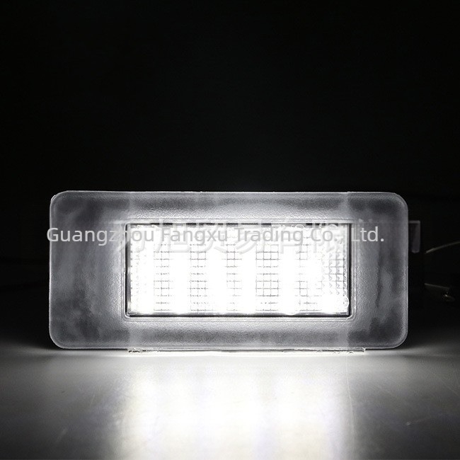 LED rendszámvilágítás autóhoz – 12V, 3W, műanyag; kompatibil Nissan Serena C27 (2016+) és Dacia Duster