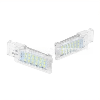 LED lámpa a lábterülethez az autóban VW Beetle, Bora, FOX, Polo, Passat B5/B6/CC — 12V, 3W, SMD LED, 6500K