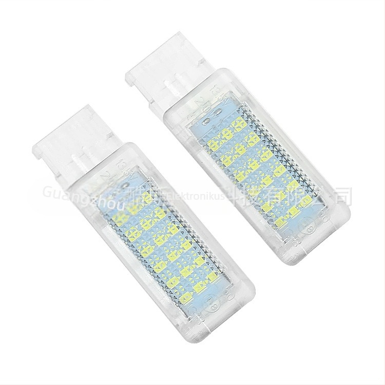 LED lámpa a lábterülethez az autóban VW Beetle, Bora, FOX, Polo, Passat B5/B6/CC — 12V, 3W, SMD LED, 6500K