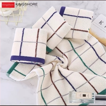 Baba négyzet alakú arctörölköző 100% pamutból, jacquard szövés, nedvességfelszívás 0-5 s, 25 g, kód 9106A