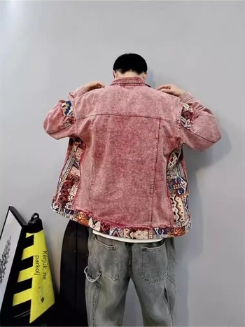 Patchwork denimdzseki gallérral, laza szabás, egysoros záródás, pamut-keverék anyag