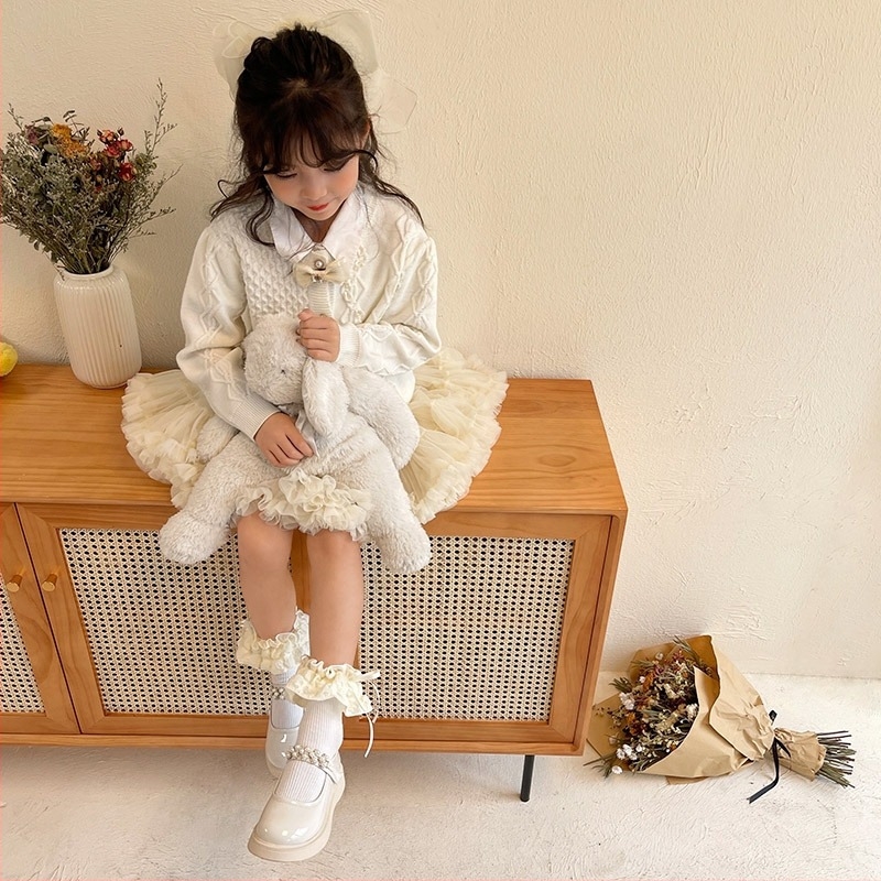 Gyerek zokni, 65% pamut, középső hosszúságú cső, közepes vastagság, egyszínű minta, nyárra, tavaszra és őszre