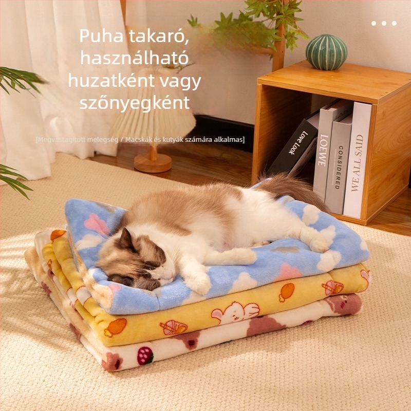Flanelből készült macska pléd és alátét — meleg és vastag ősz–télre, használható takaróként vagy alátétként macskafészkekhez.