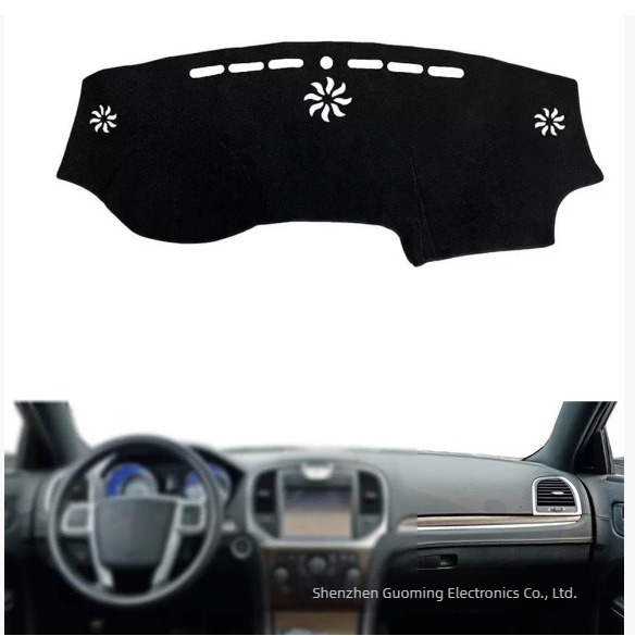 Autó műszerfal tükröződésmentes védőmat Chrysler 300/300C (2011–2022); anyag: poliészter-szilikon; márka: Hao Hongxin