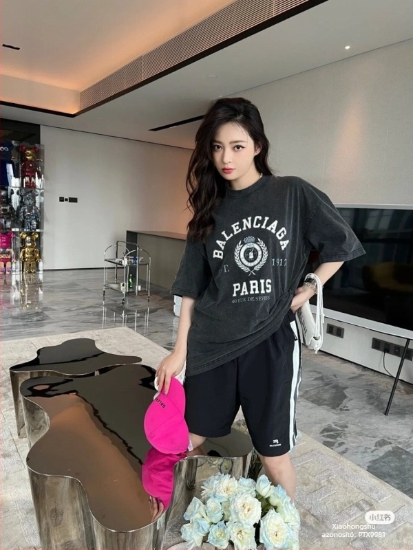 Póló, 100% pamut, rövid ujjú, kerek nyakú, szöveges mintázat