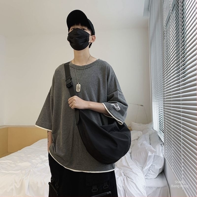 Harajuku-stílusú kereszt-body táska, nagy kapacitású, vízálló nylon anyag, cipzáras zárás, laminált belső zseb