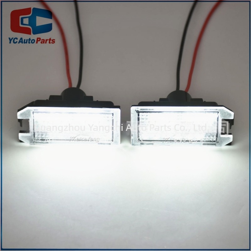 LED rendszámtábla világítás Fiat 500 (2013-2019 USA), Dodge Viper és Jeep Cherokee - 12V, 1.68W, 6500K, ABS