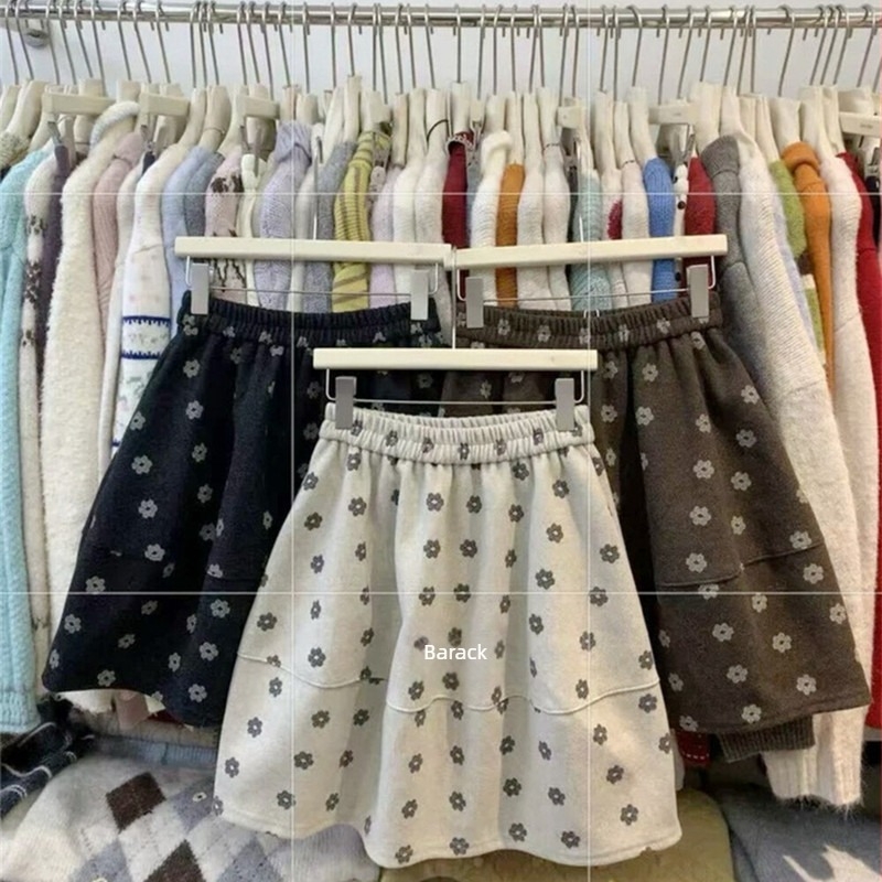 Virágos mintás puff szoknya, gyapjú szövet spandex-szel, 2025 téli