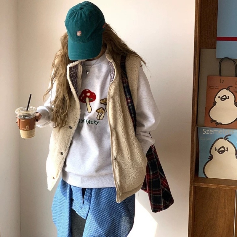 95%+ nylonos tweed mellény, ujjatlan, álló gallér, minimalist stílus, töltet nélküli, téli 2025