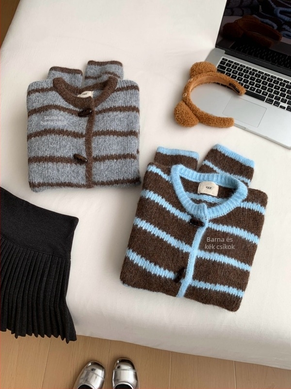 Kardigán pulóver szarvgombos zárással, csíkos/kockás mintázat, Arctic fleece anyag, bő szabás