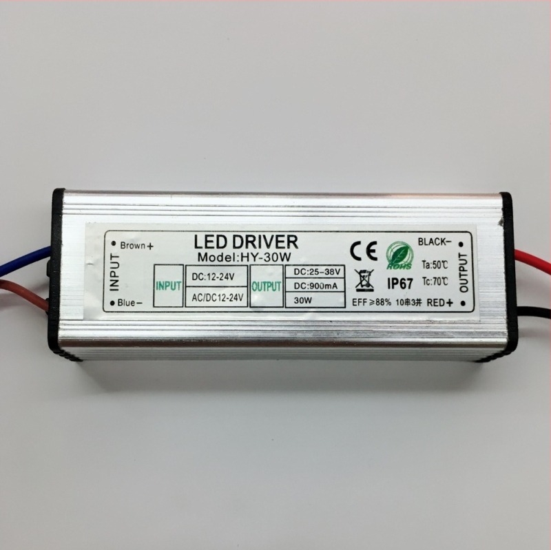 DC-DC Boost tápegység alacsonyfeszültségű napelemes közvilágításra, IP66 vízálló, 50W, bemenet 12–24V, külső szerelés