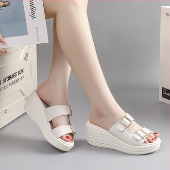 Ancient Cheng nyitott orrú wedge szandál, mikroszálas felsőrész, PU belső, MD talp — 2024 nyár