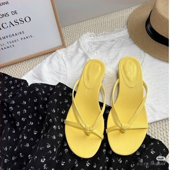 Női slip-on szandál top-grain báránybőr felsőrésszel, báránybőr talppal, alacsony sarok, nyári stílus