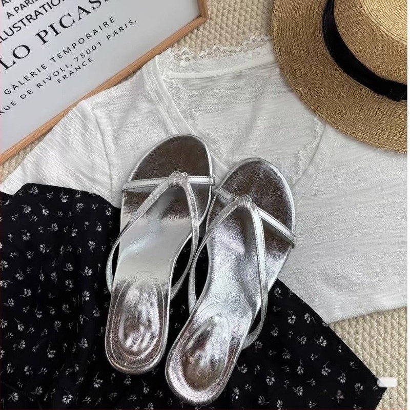 Női slip-on szandál top-grain báránybőr felsőrésszel, báránybőr talppal, alacsony sarok, nyári stílus
