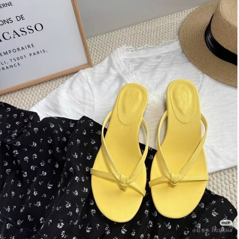 Női slip-on szandál top-grain báránybőr felsőrésszel, báránybőr talppal, alacsony sarok, nyári stílus